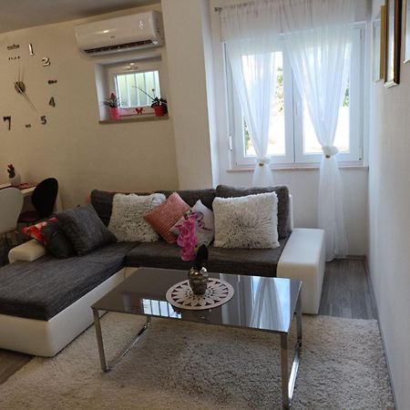 Apartments Mary & Free Parking רוביני חדר תמונה