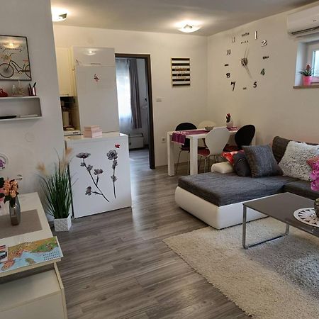 Apartments Mary & Free Parking רוביני חדר תמונה